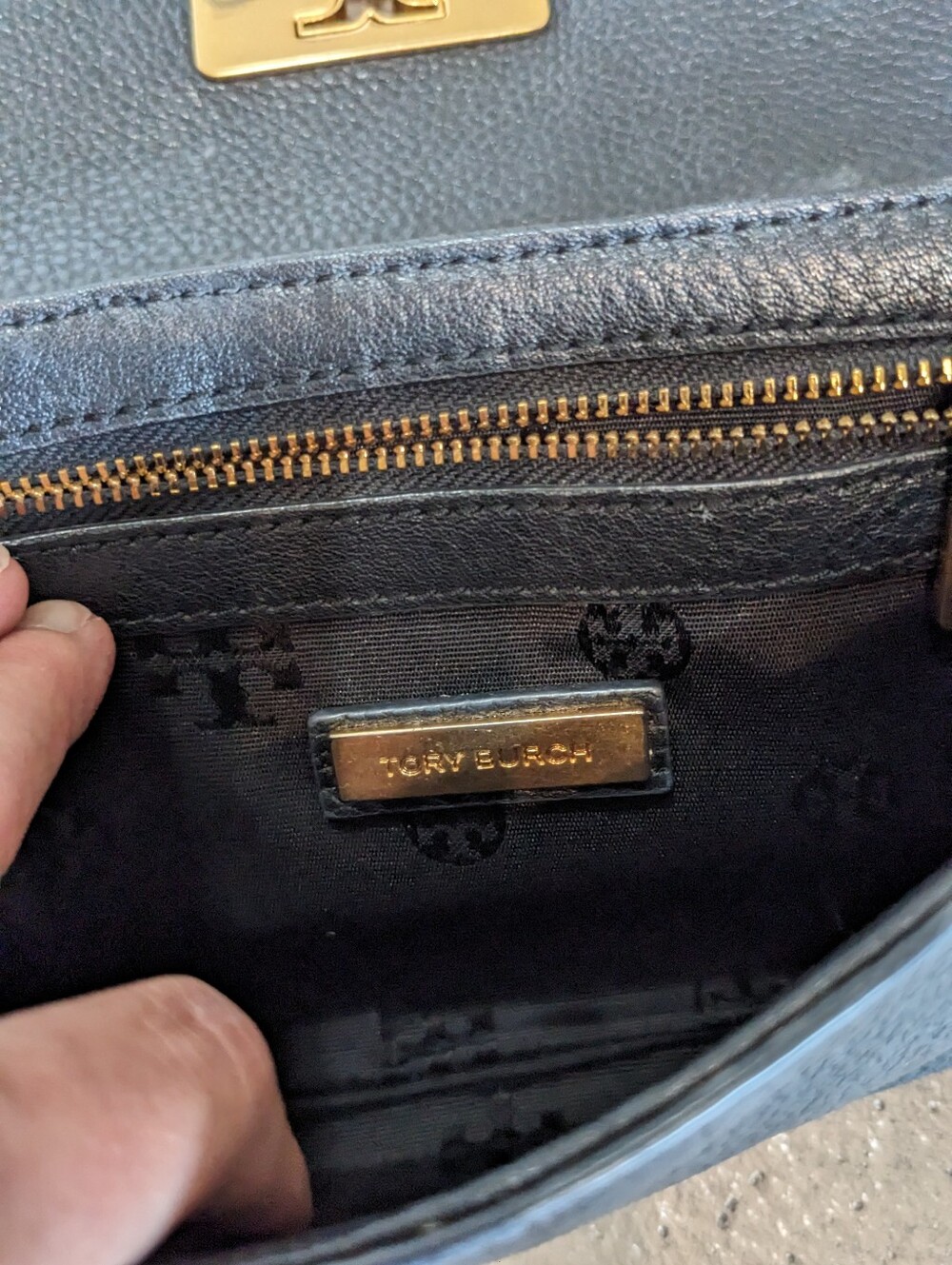 Tory Burch Britten Pebbled Leather Gold Chain Luxury Crossbody/Shoulder Bag π€ - Picture 11 of 17